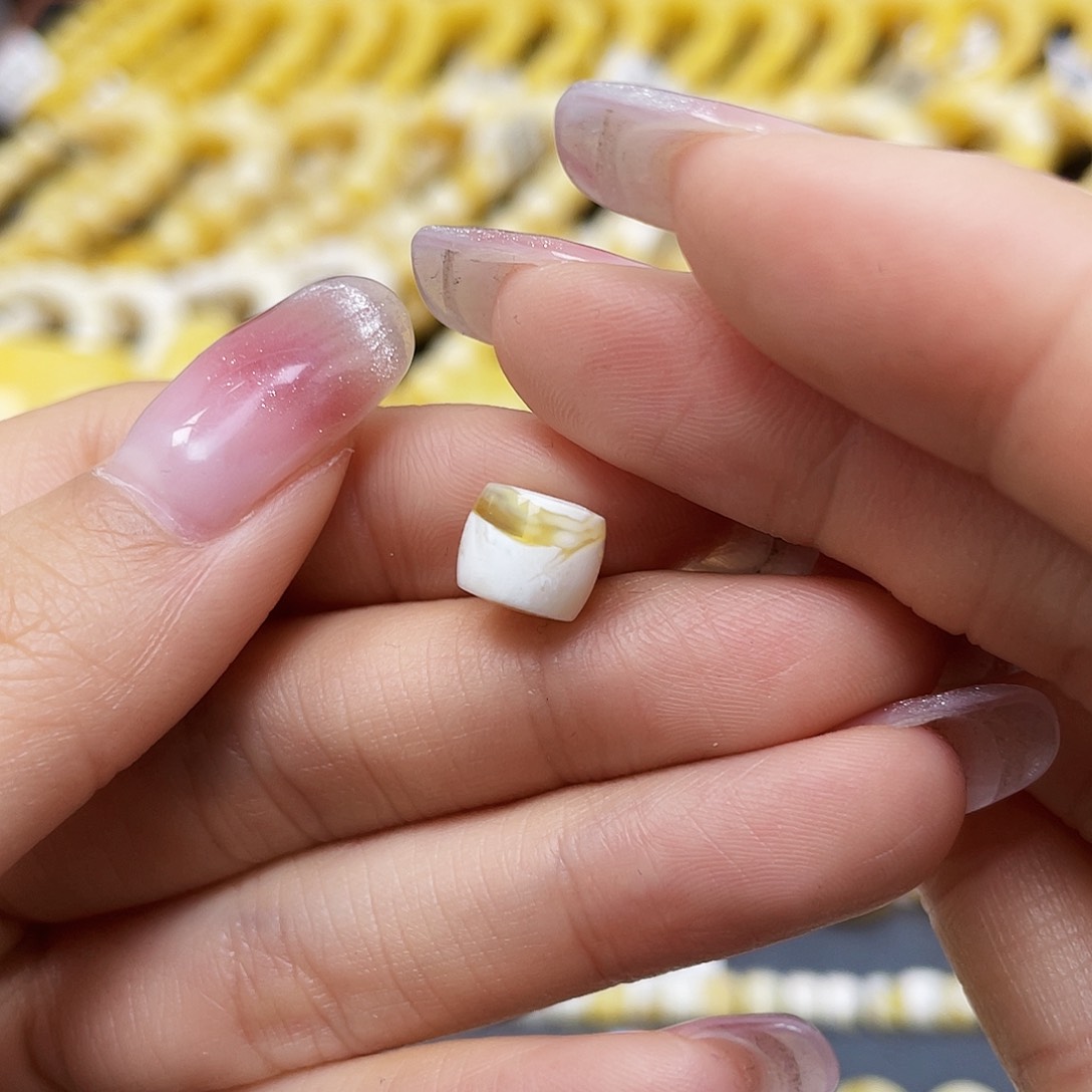 蜜蜡裸石未镶嵌直切8.5✖️7mm微瑕福利