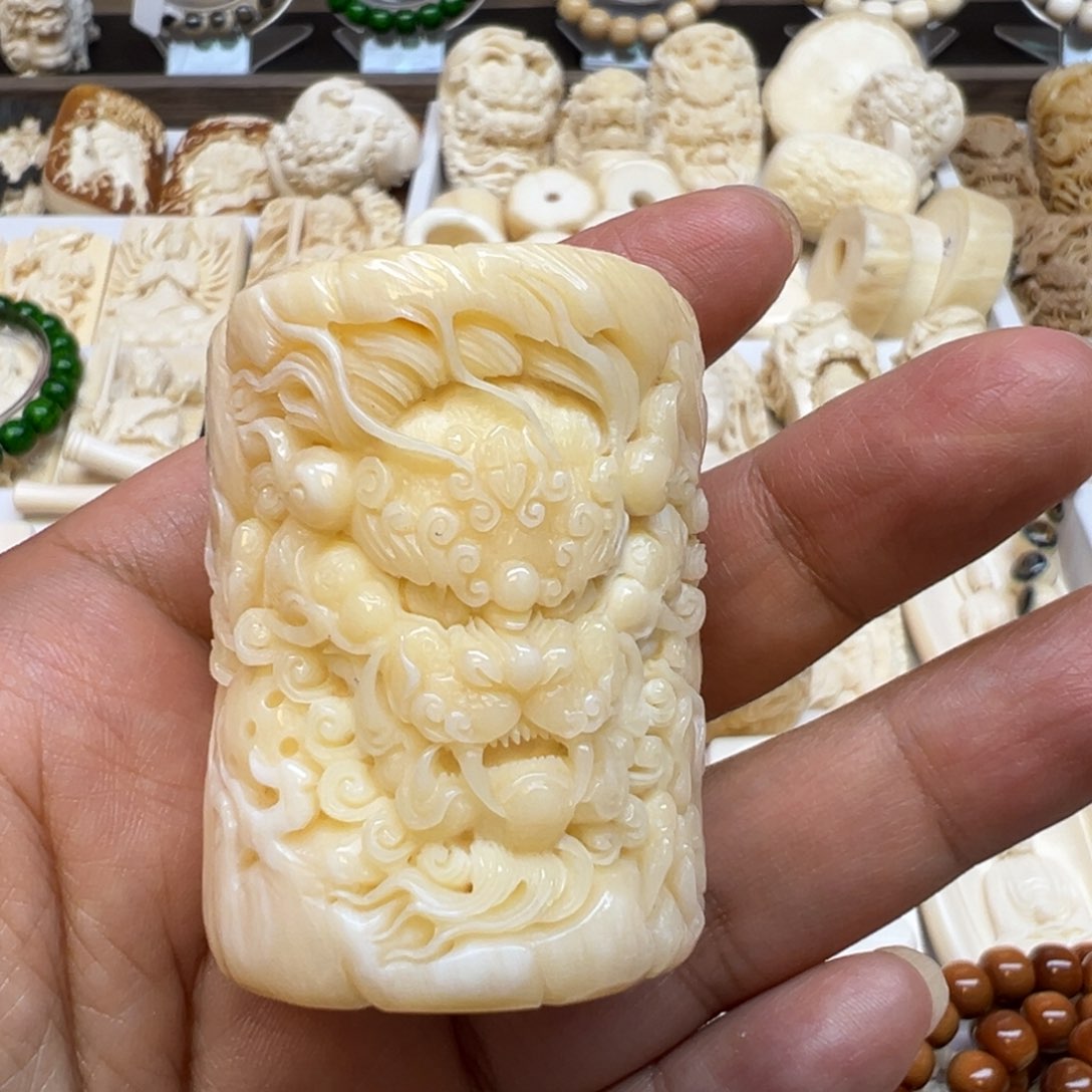 白玉菩提吊坠宇**霆独独