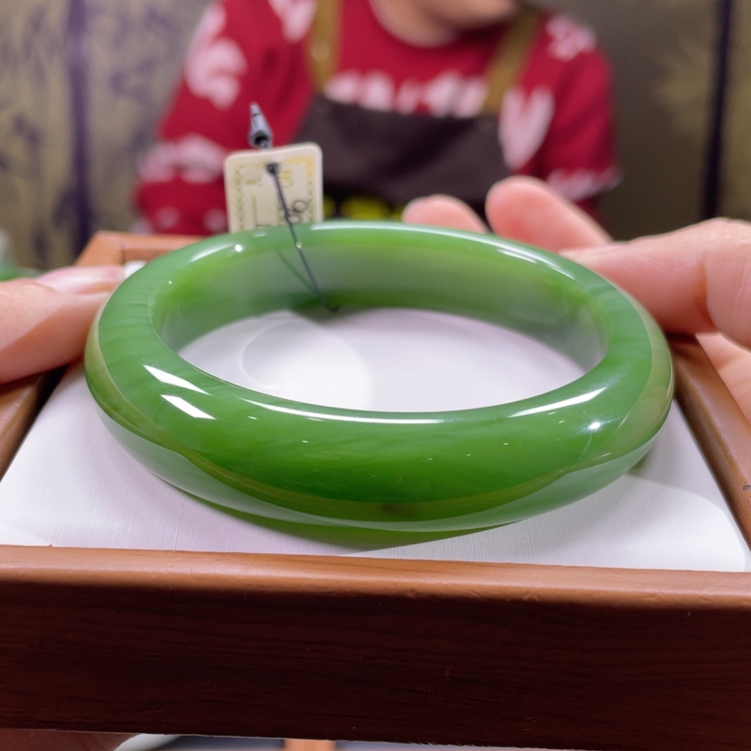 和田玉未镶嵌手镯60圈