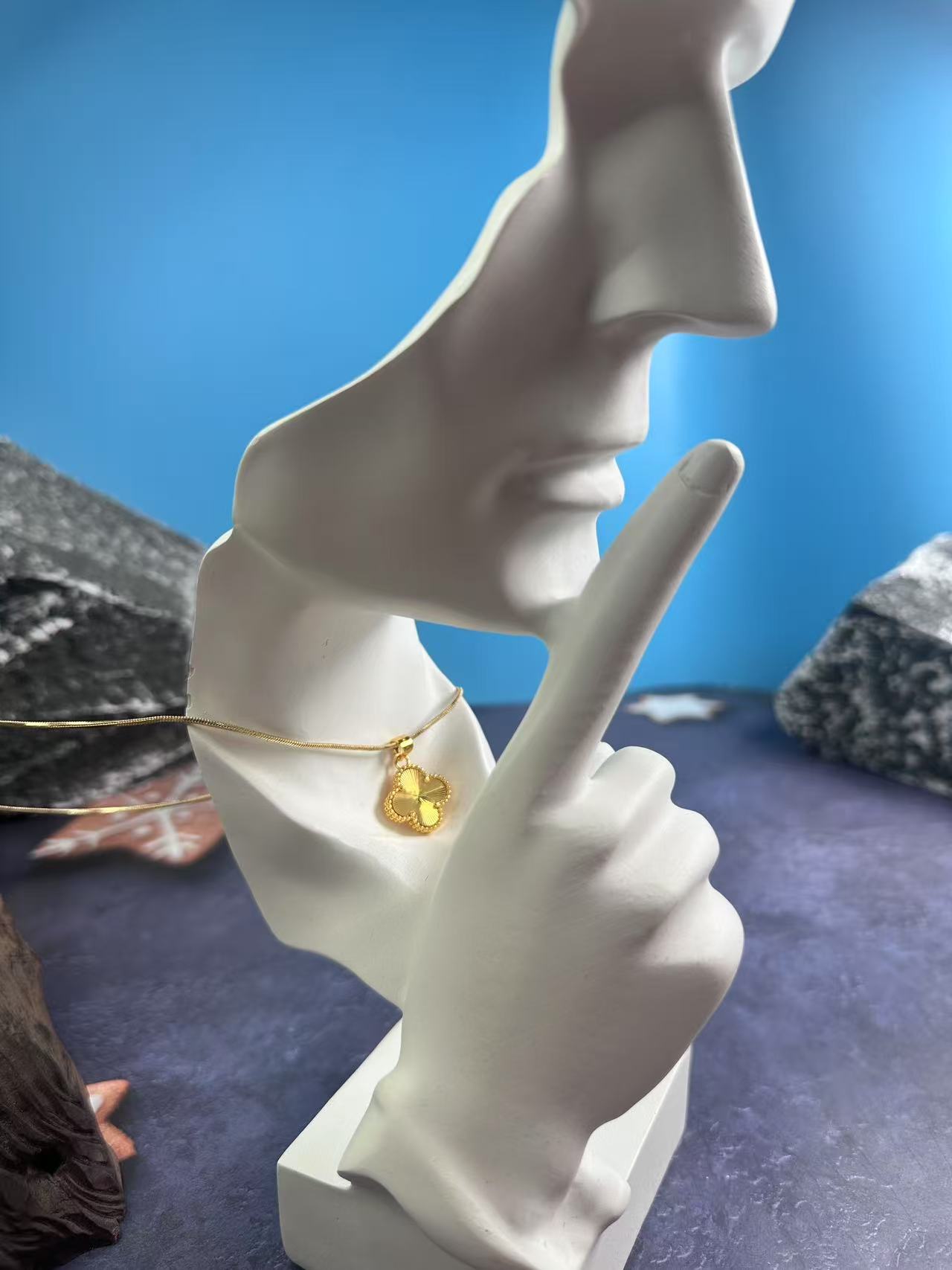 S165 轻奢四叶草项链创意摆饰参照物多样性发一件