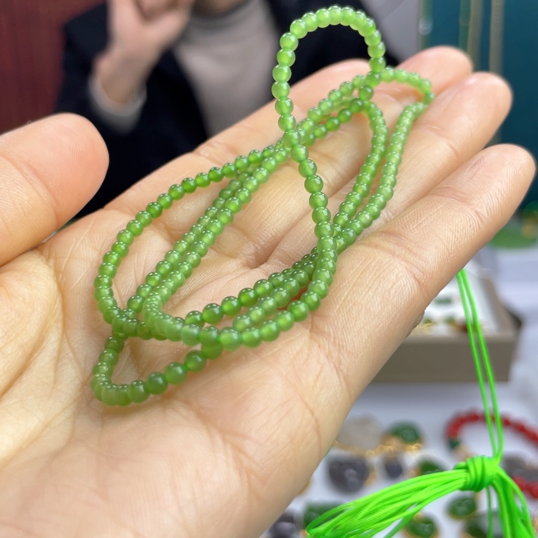 和田玉颈饰未镶嵌卡3.2