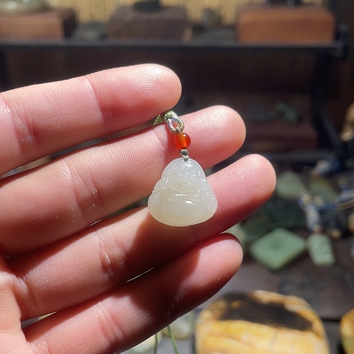 潇****和田玉未镶嵌包链