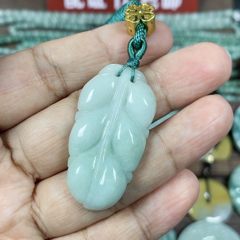【闪购商品】翡翠颈饰未镶嵌玉吊坠翡翠玉金枝玉叶