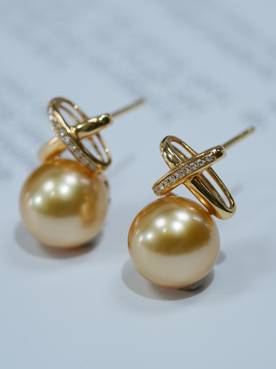 美珍真 18K钻石南洋金珠耳钉（天然海水珍珠 简约款 多样性发其一）