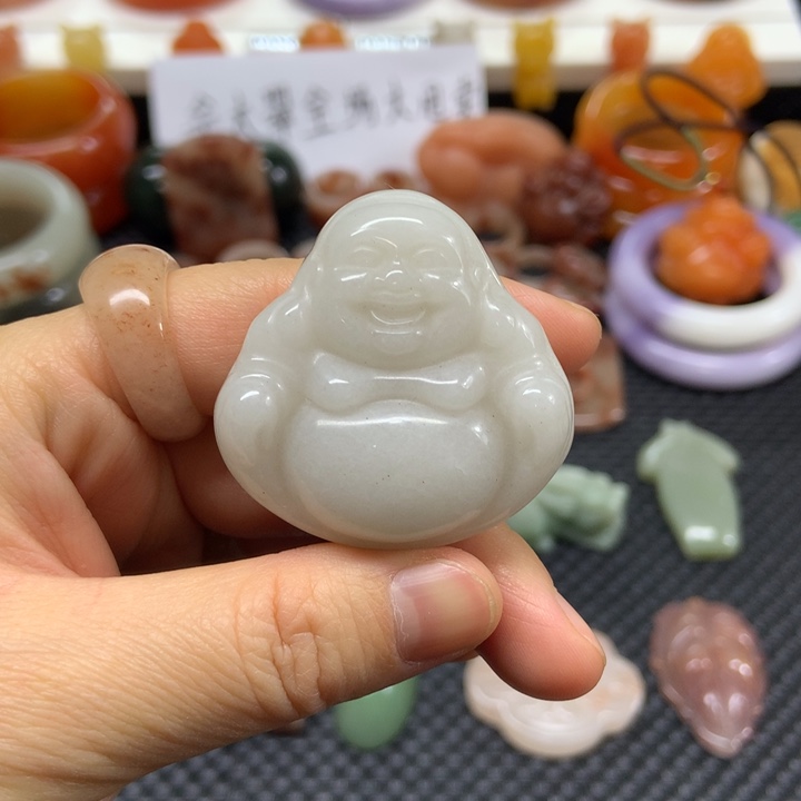 石英质玉未镶嵌颈饰