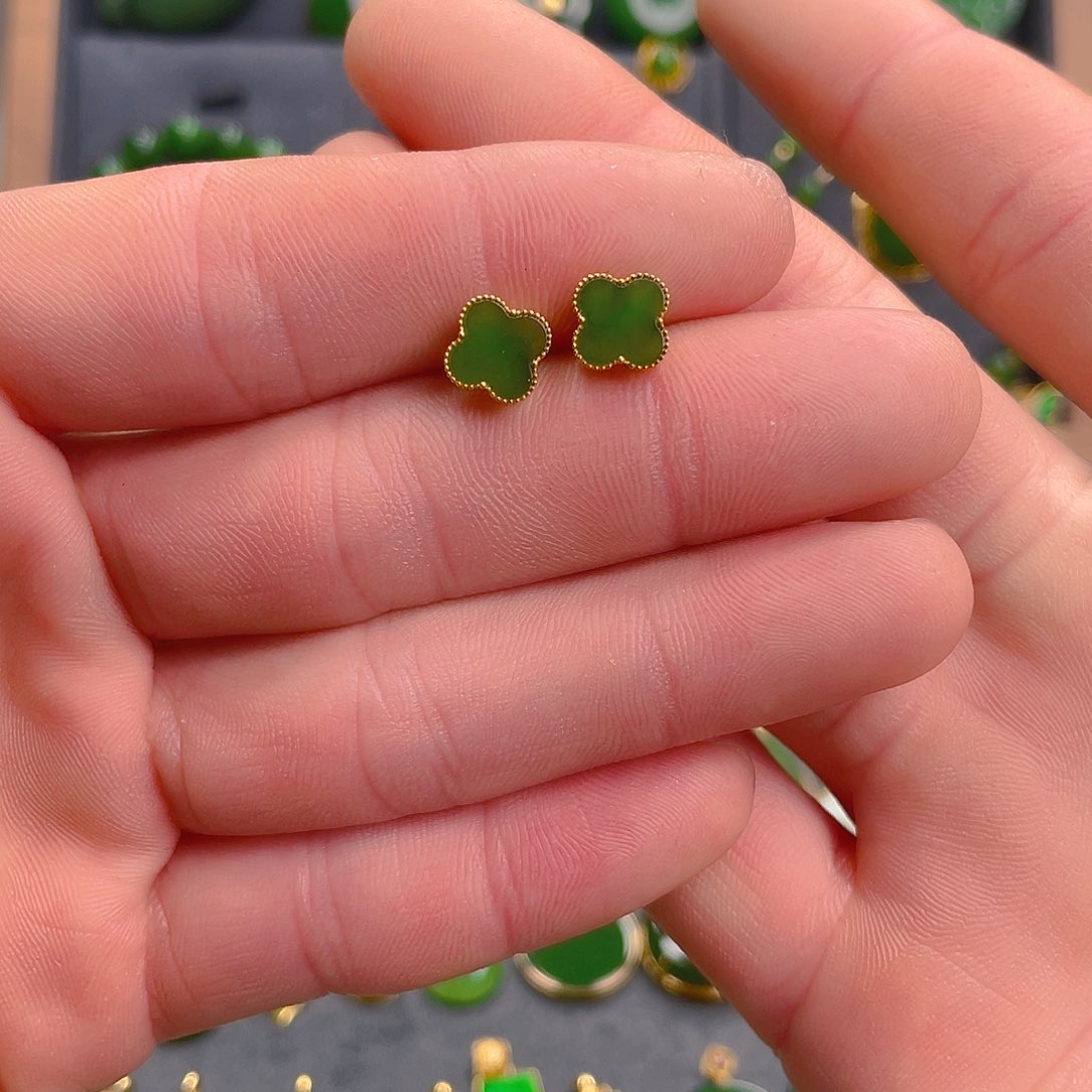 和田玉（碧玉）耳饰18K金镶嵌60