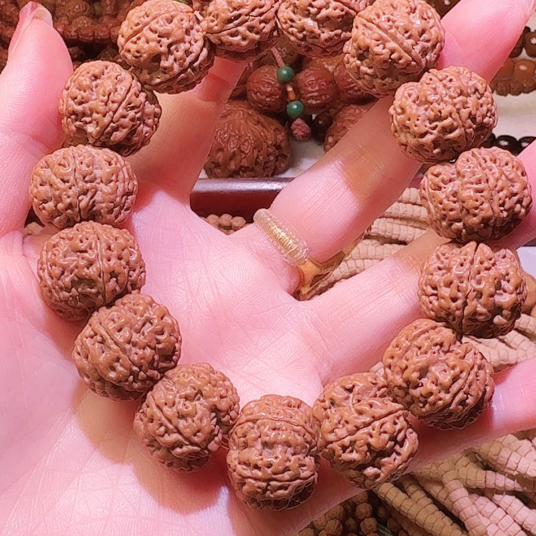 猴头核桃吊坠小****，很漂亮的串串