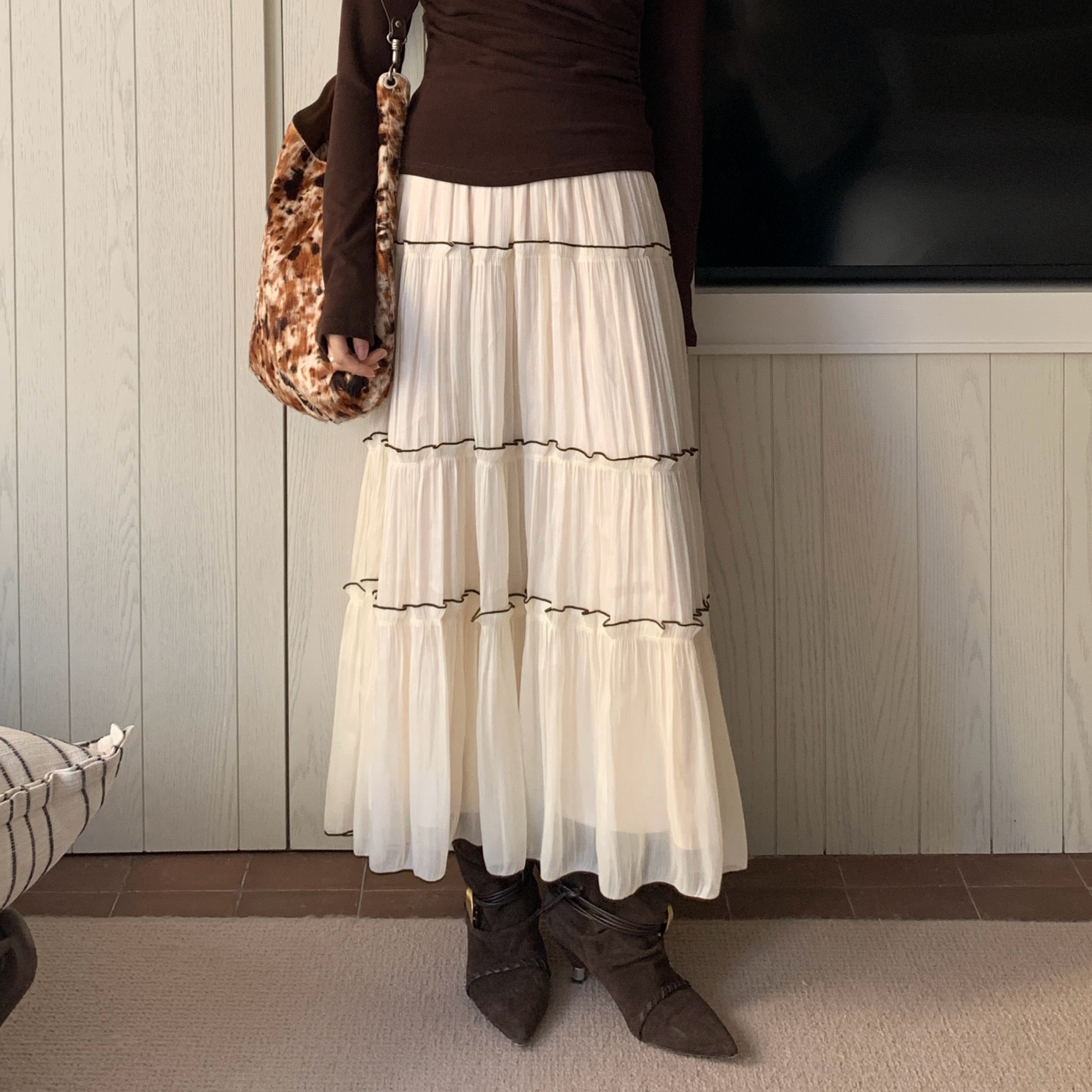 25秋法式甜美百搭垂坠感褶皱松紧腰半身裙女F6882