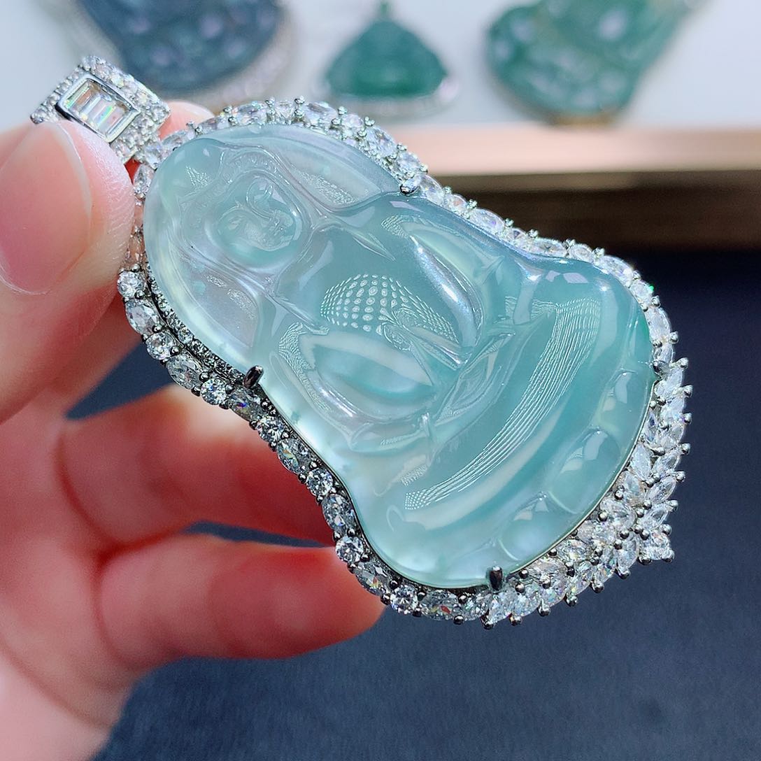 翡翠颈饰未镶嵌翡翠