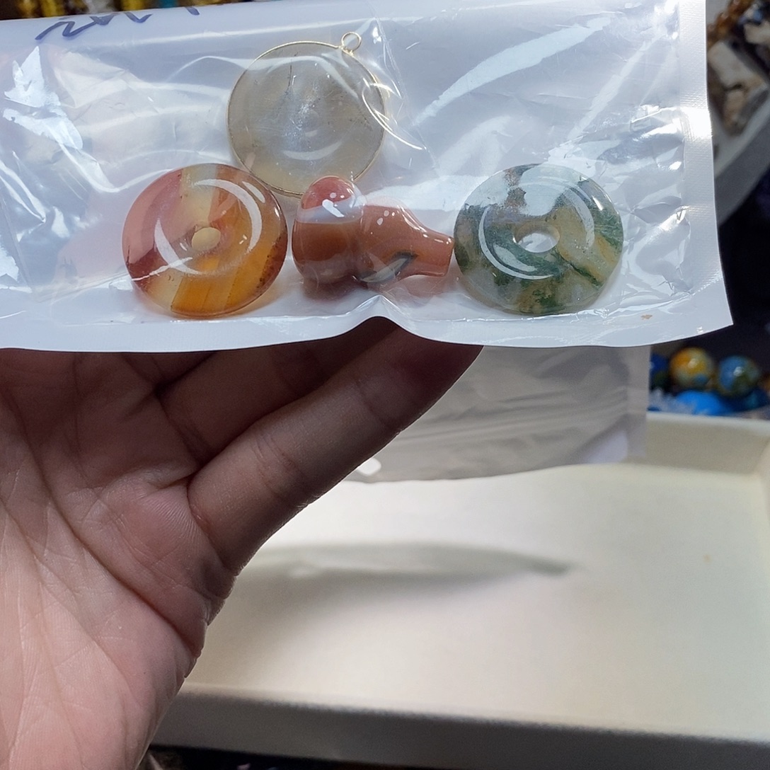 忘****石英质玉未镶嵌，自选3个，