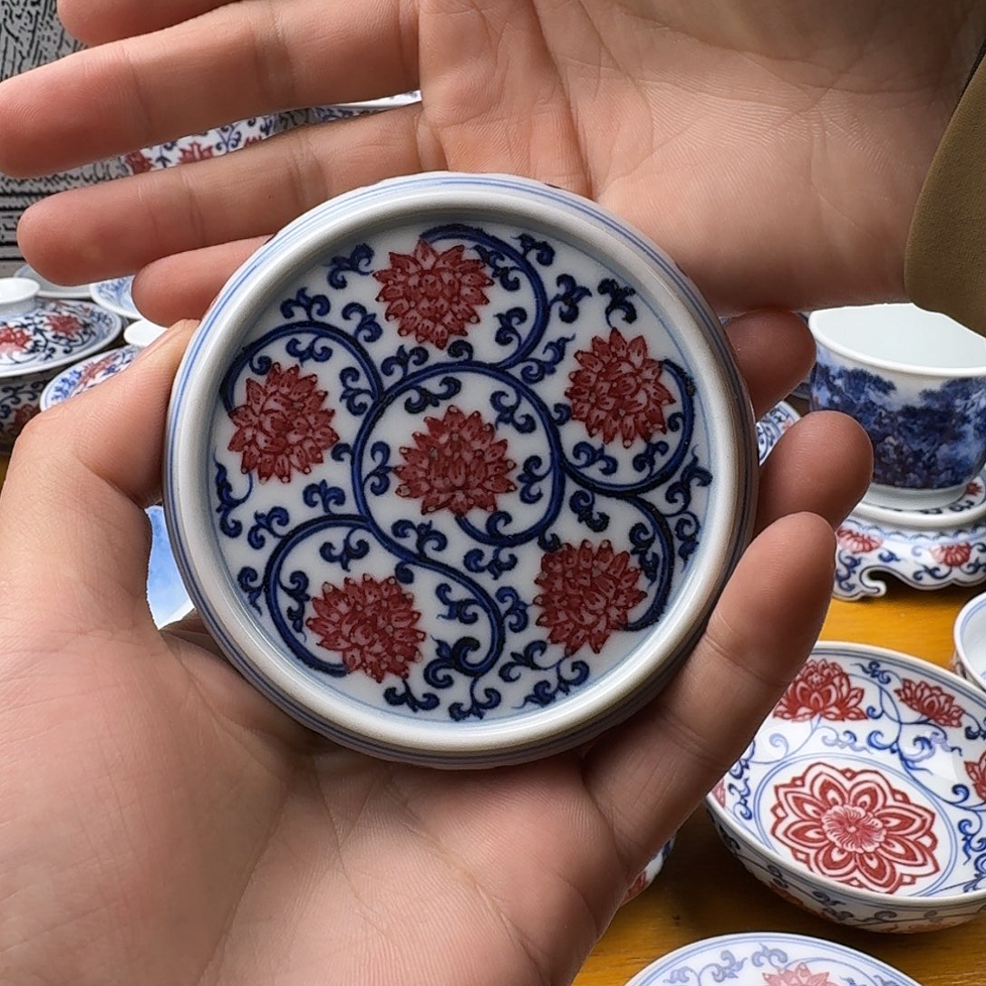 当代青花釉里红盖置