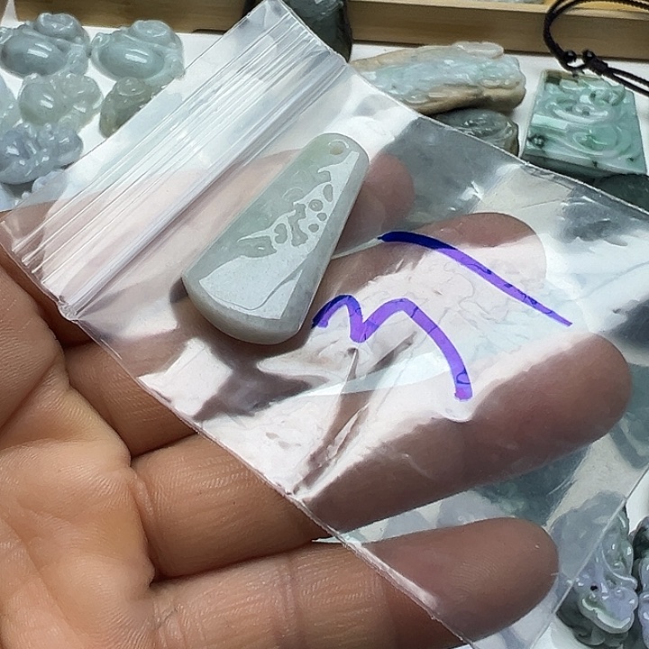 翡翠吊坠(不含链)未镶嵌