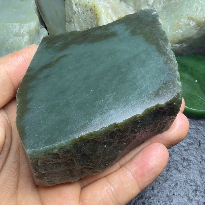 和田玉（糖玉）未镶嵌珠宝奇石