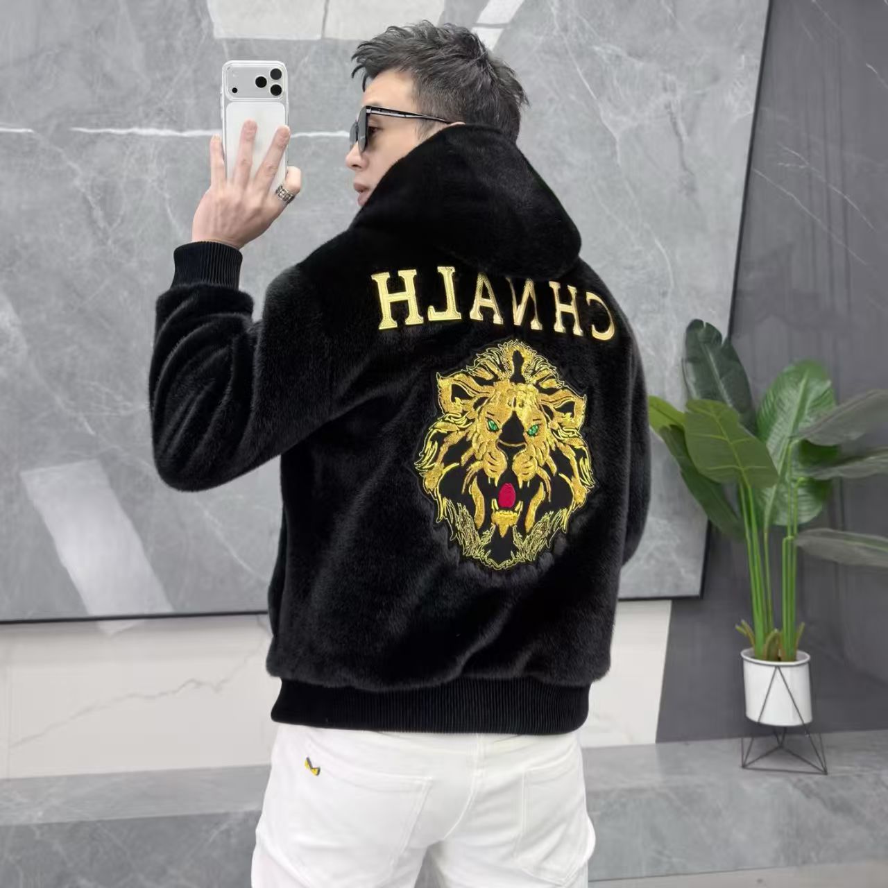 262男士冬季新款高品质重工大金貂刺绣老虎时尚潮流加厚保暖外套