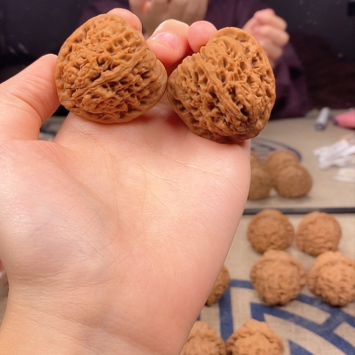 南疆天残脚39文玩核桃