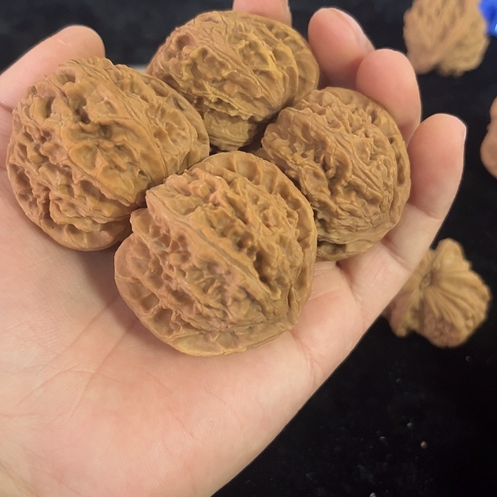 文玩核桃把件44，43两对瑕疵练手白狮子