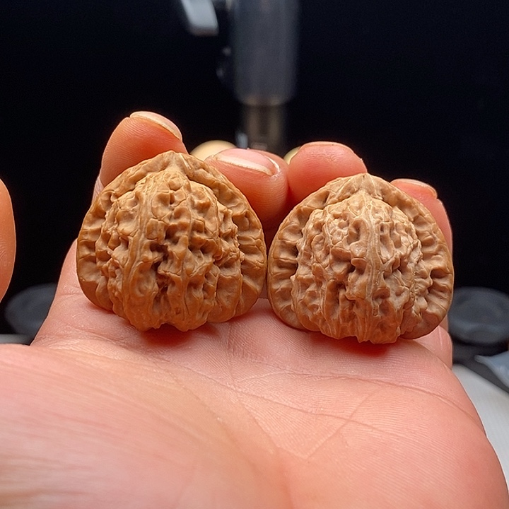 把件文玩核桃38尺三角白