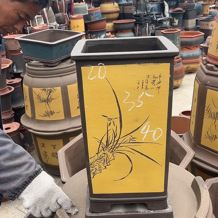 紫砂紫砂花盆和一