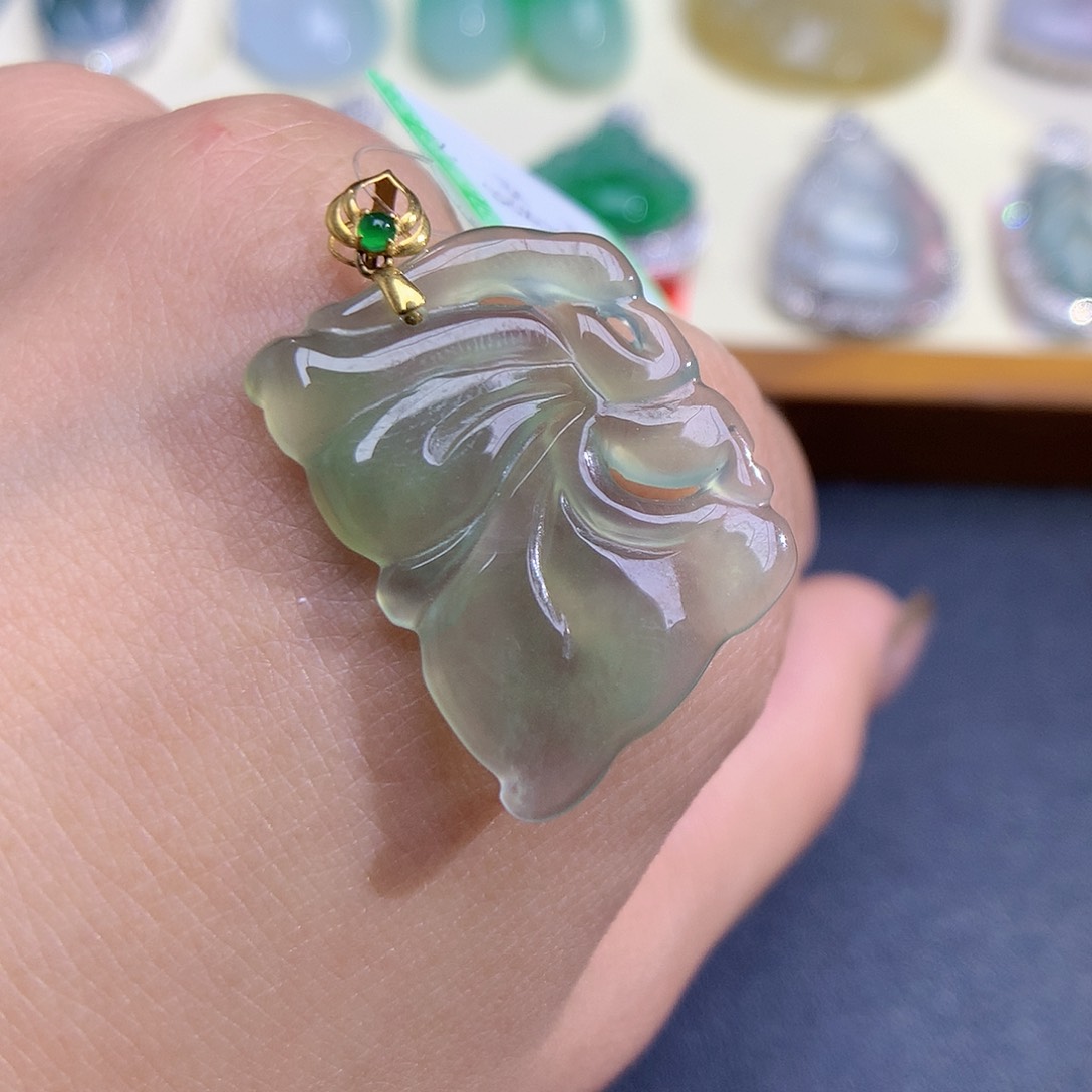 翡翠颈饰18K金镶嵌花仙子