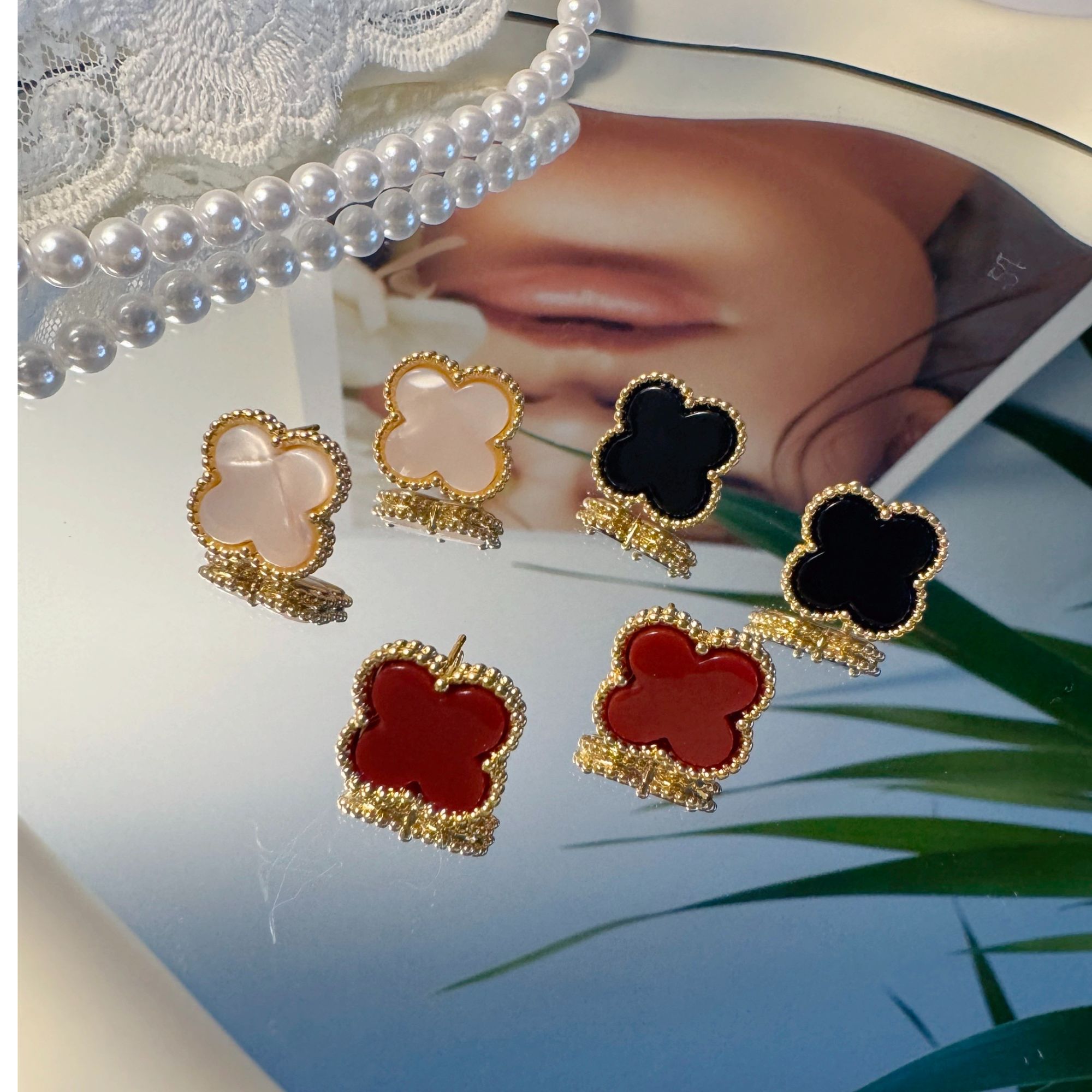 铜合金耳饰 气质四叶花耳钉爆款高级感耳饰3281