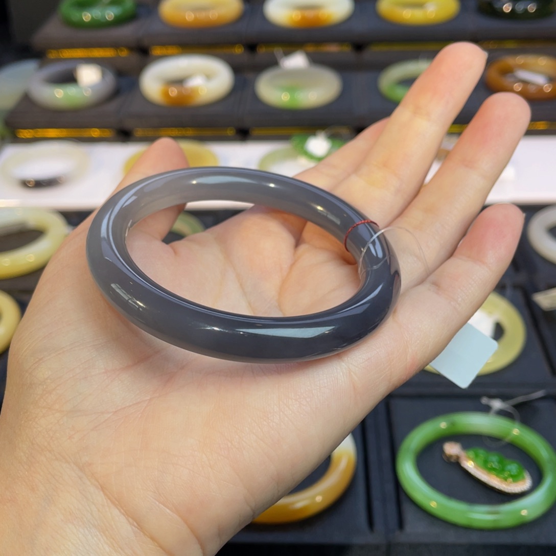 和田玉手镯未镶嵌亿***婆