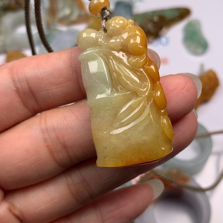 翡翠未镶嵌颈饰翡翠