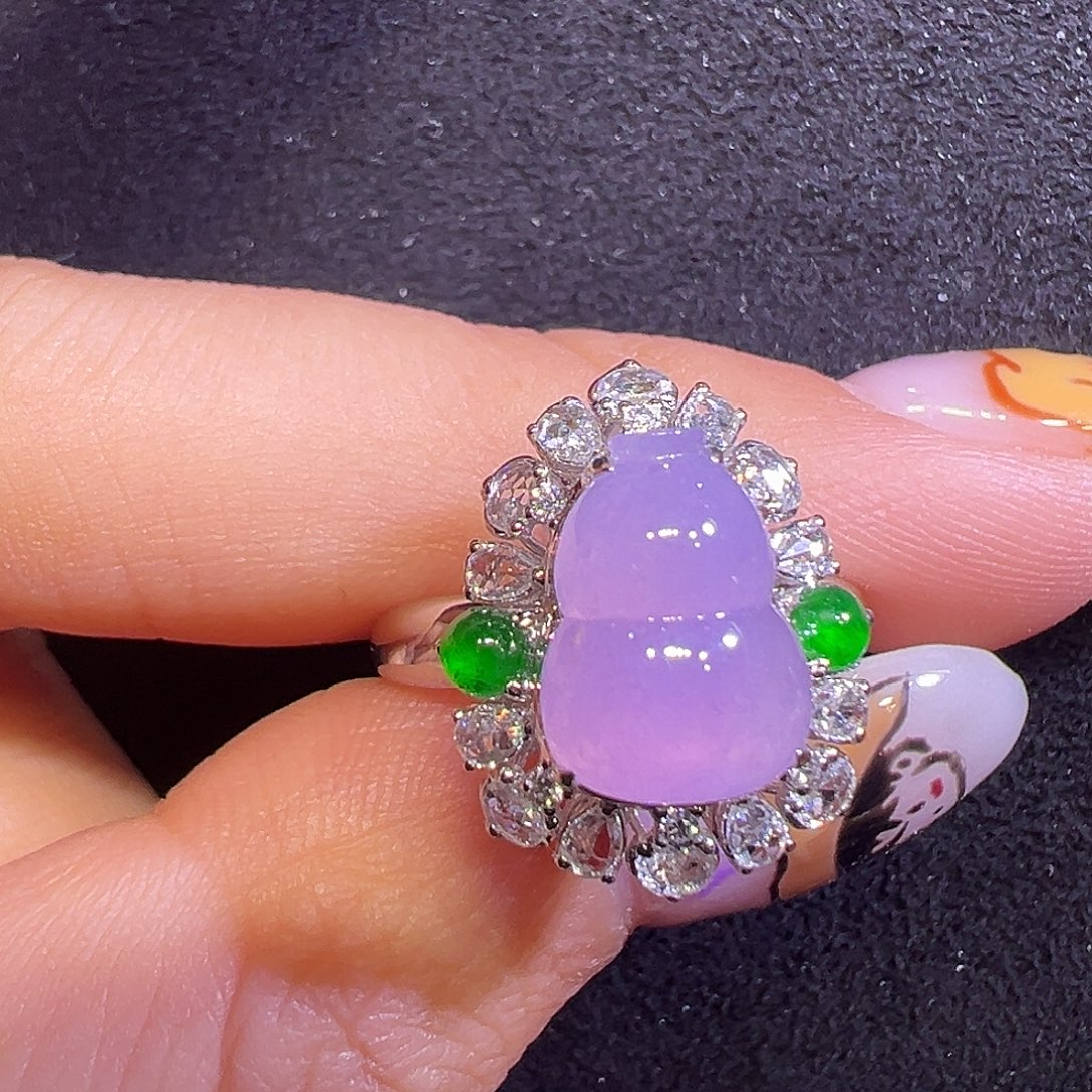 翡翠18K金镶嵌戒指葫芦