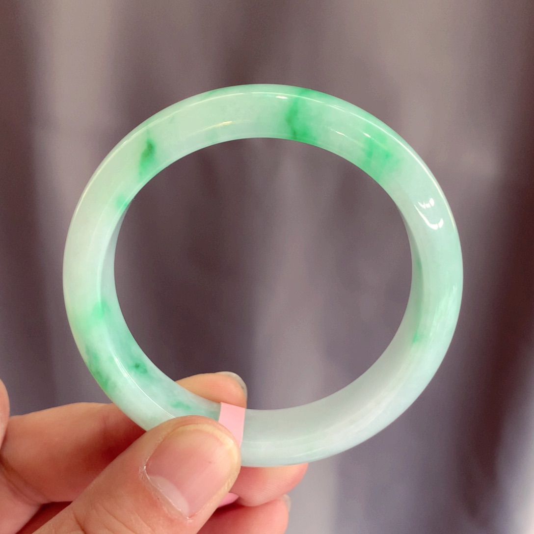 翡翠手镯未镶嵌缅甸翡翠