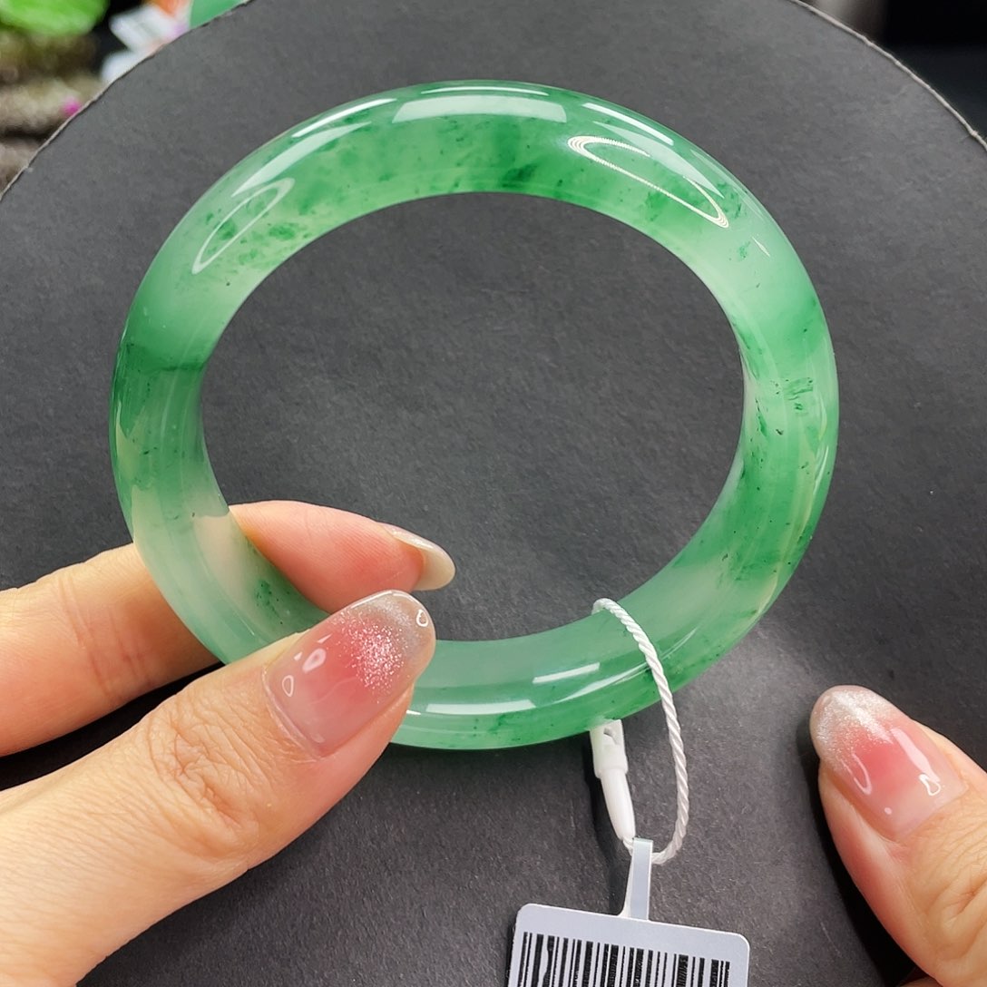 石英质玉手镯未镶嵌58佳