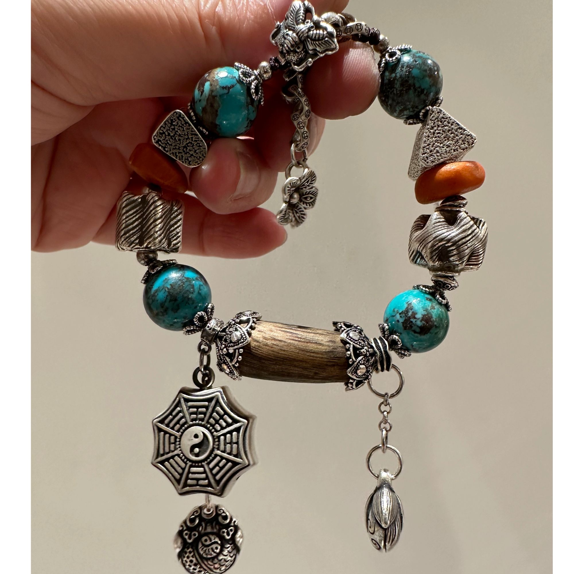 S10606<非晚>足银兽面八卦绿松石蜜蜡（大小不一）香s925银花手链 