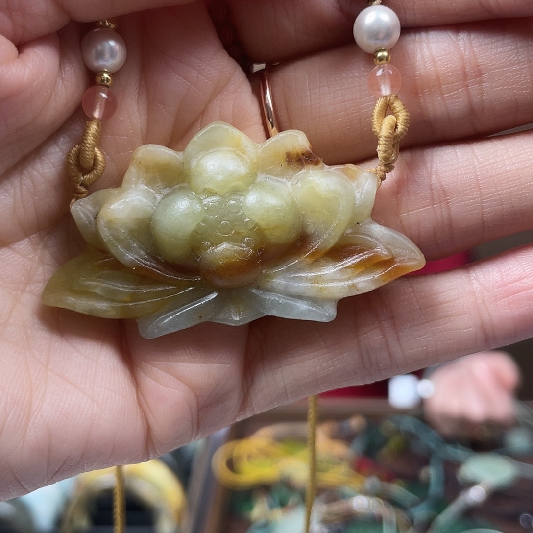 和田玉（糖玉）未镶嵌颈饰