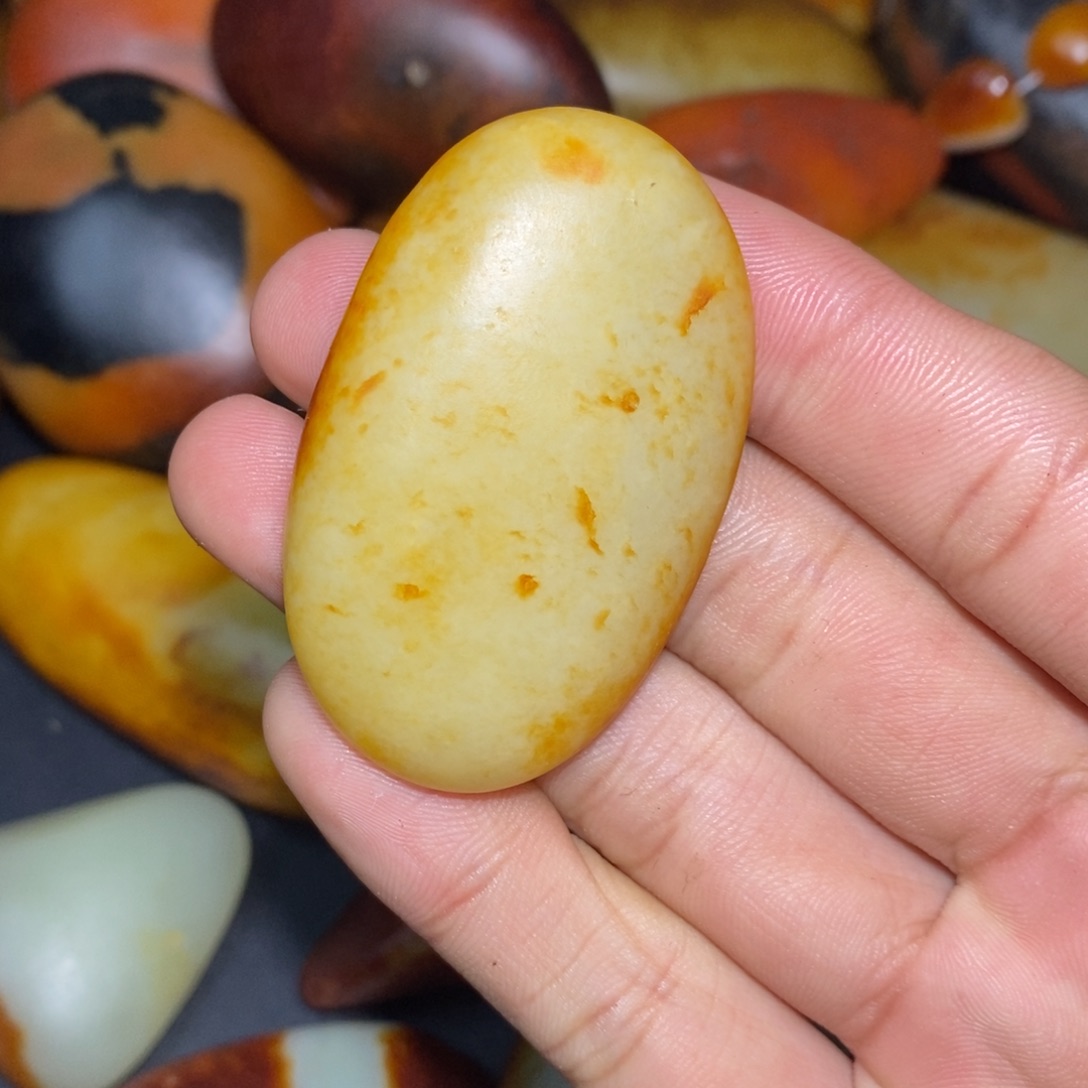 和田玉未镶嵌珠宝奇石