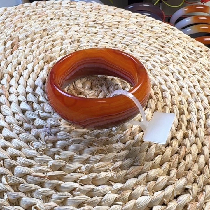 玛瑙/玉髓手镯未镶嵌阿*