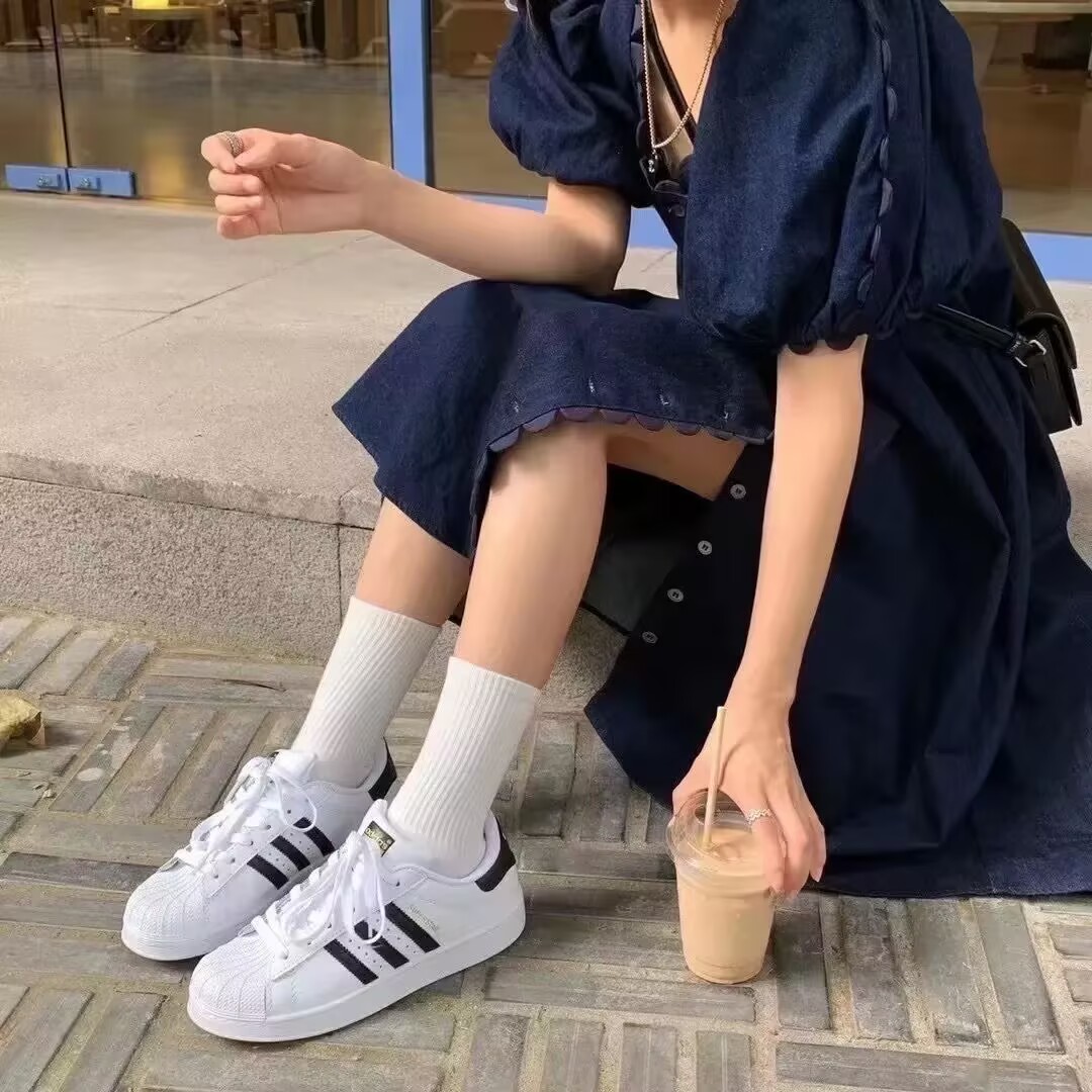 2025秋冬板鞋新款 男女同款情侣小白鞋