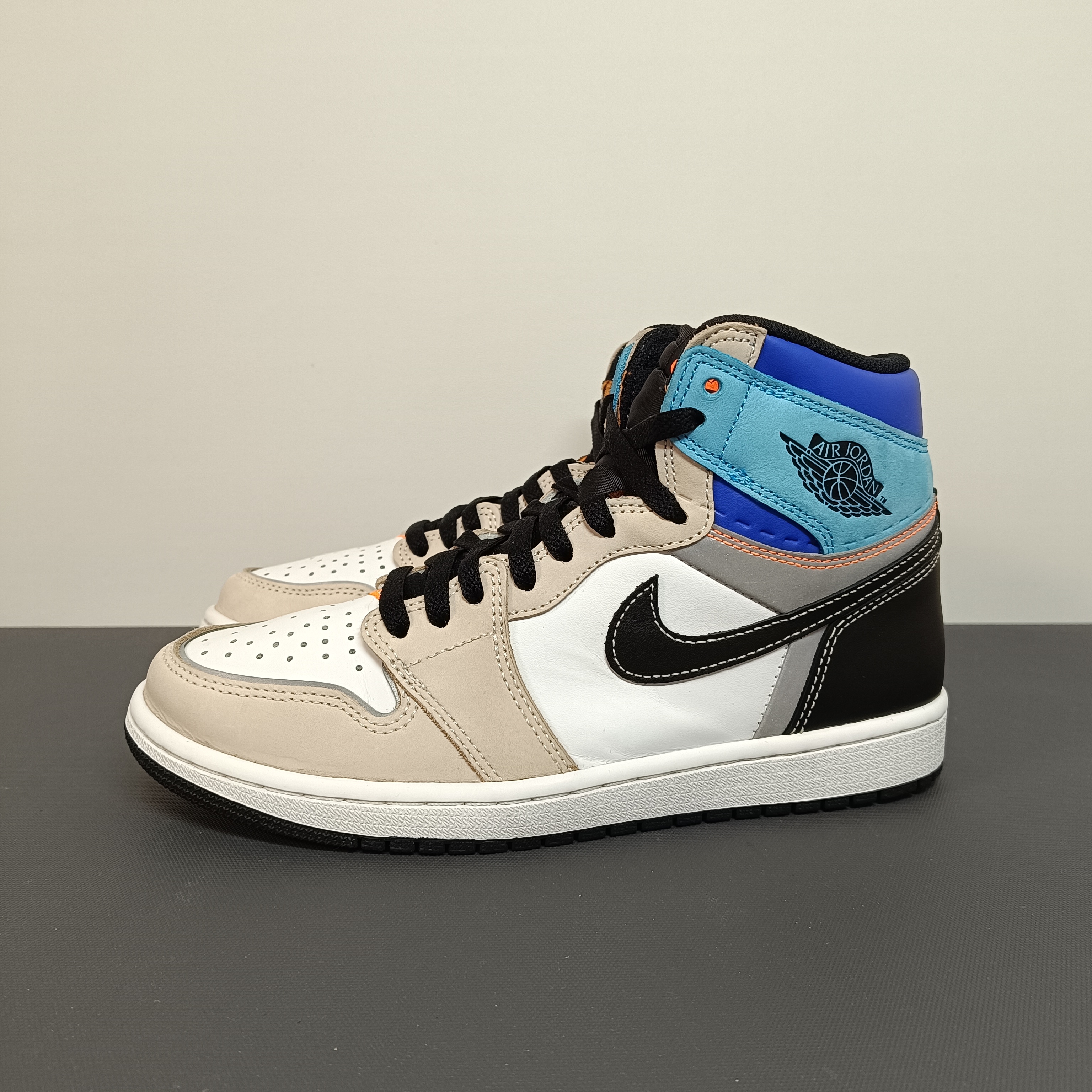 41码/95新 Jordon AJ1高帮黑白蓝拼接 二手正品无原盒 公价九四九