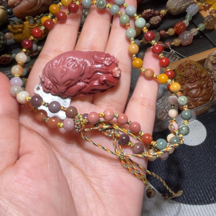 大***鑫石英质玉未镶嵌颈饰9