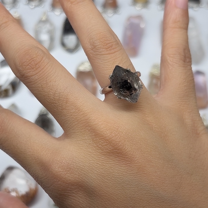 戒指水晶银S925镶嵌闪灵钻戒指