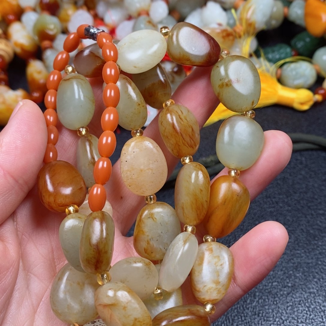 和田玉颈饰未镶嵌