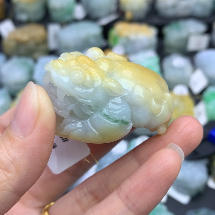 翡翠颈饰未镶嵌天然缅甸A货翡翠貔貅吊坠