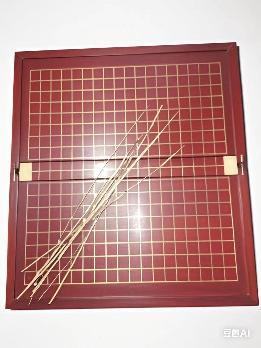 A      红花梨嵌丝棋盘盒，象围双面两用，国家标准盘，深嵌扁铜丝。