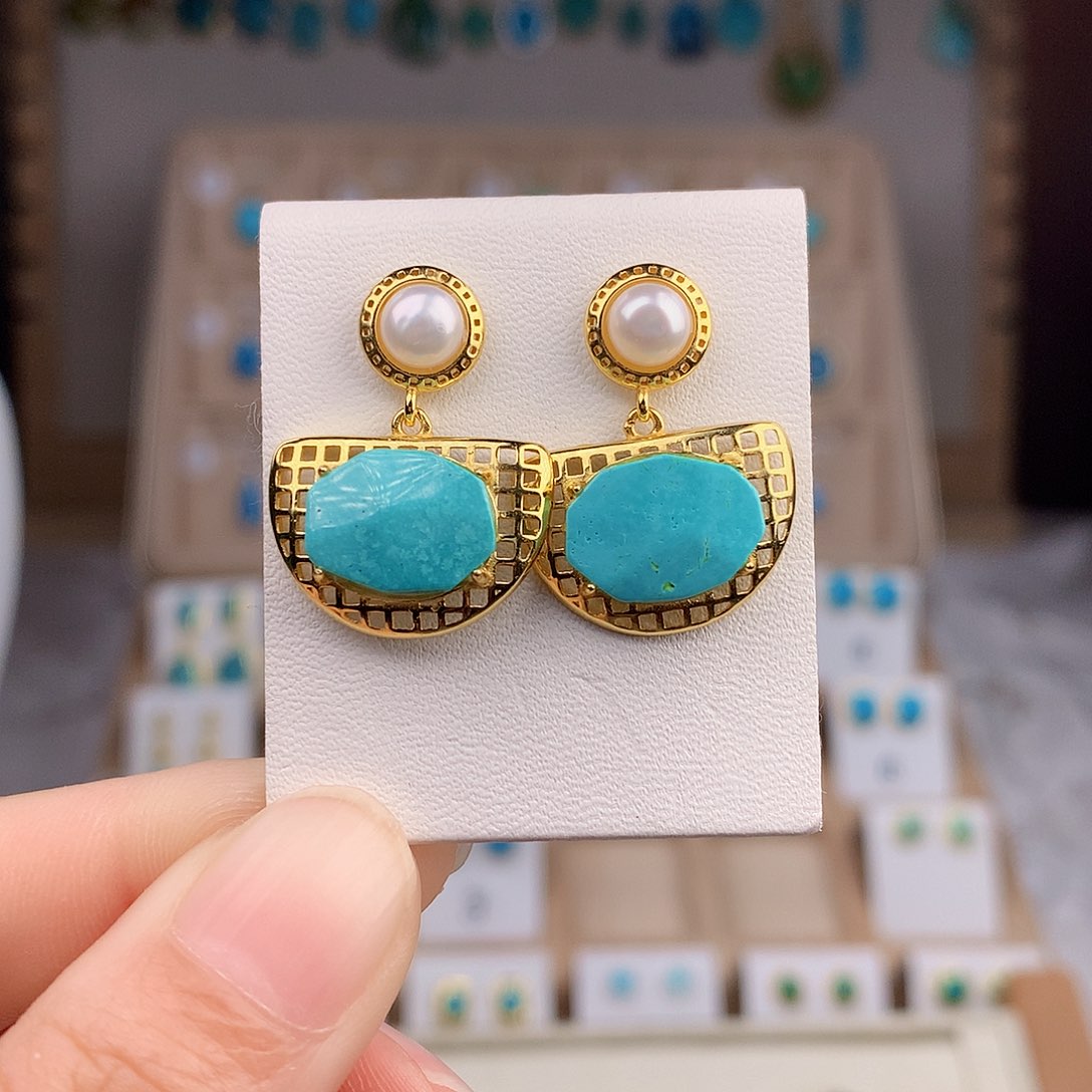 绿松石颈饰未镶嵌