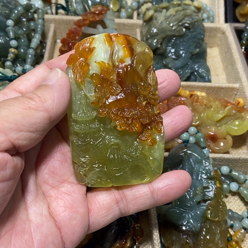 【闪购商品】蛇纹石玉颈饰未镶嵌