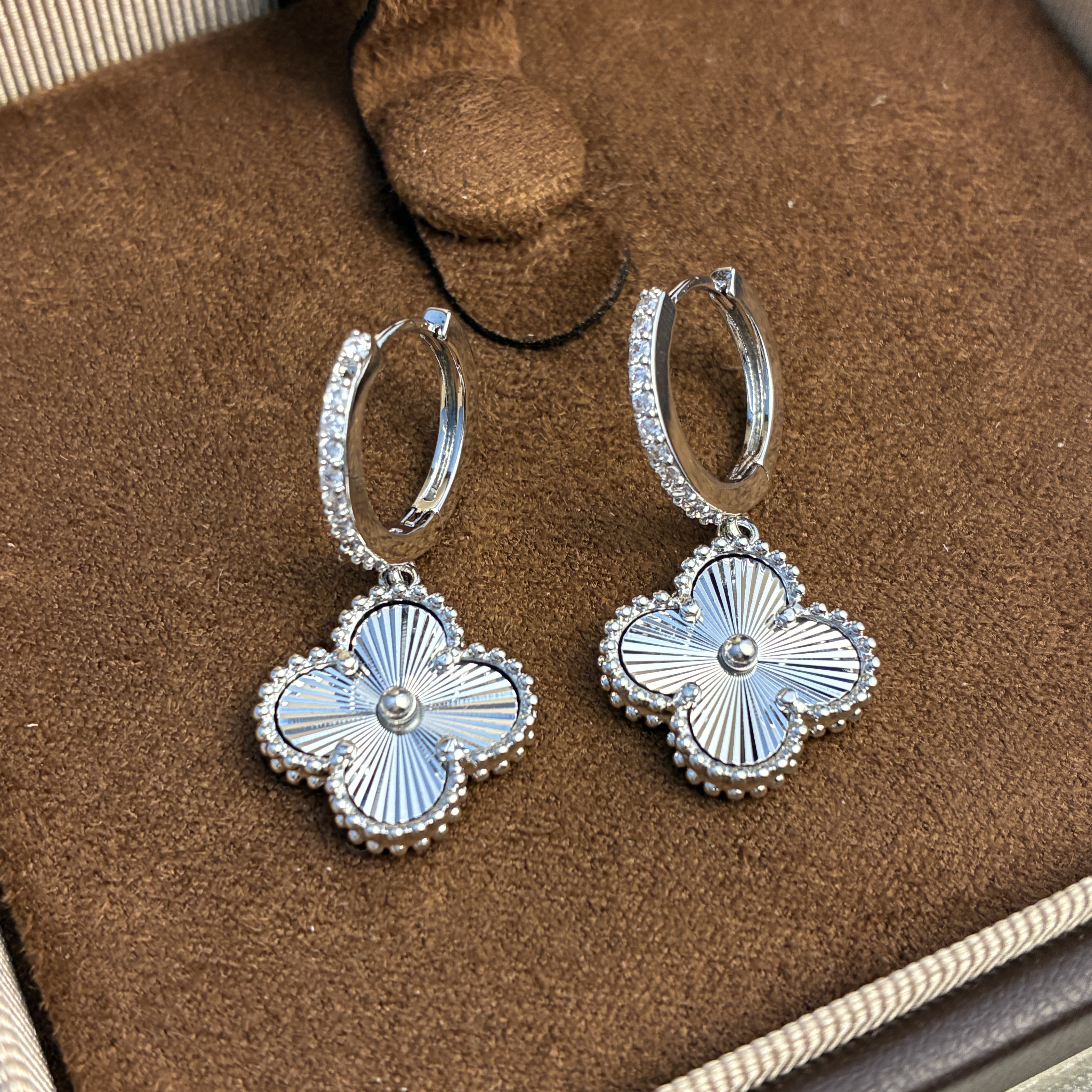 铜合金耳饰 989号镀K金925银针镭射四叶草耳扣