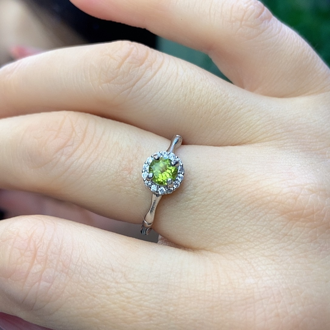 橄榄石戒指银S925镶嵌