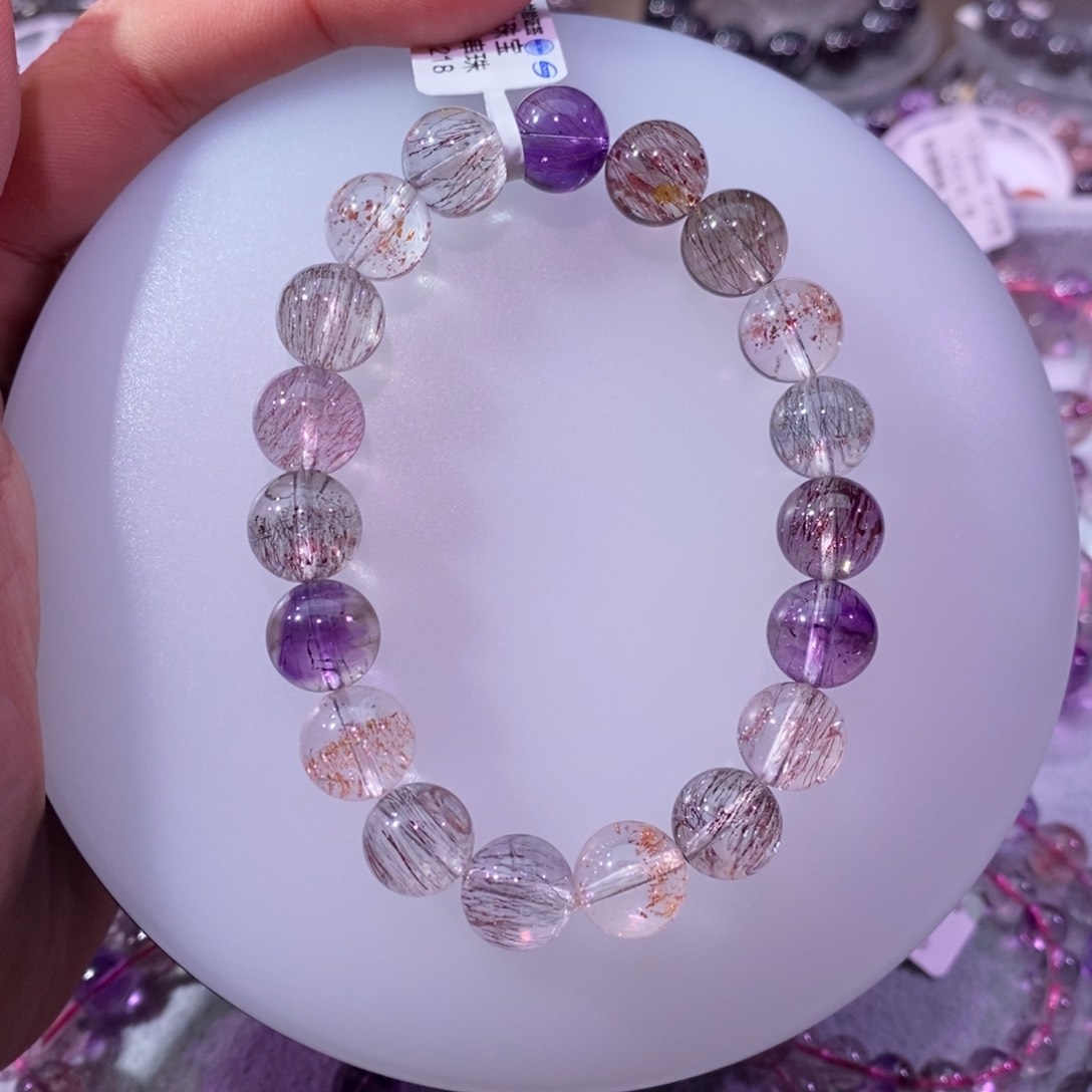 水晶手串未镶嵌。****胃超七10+