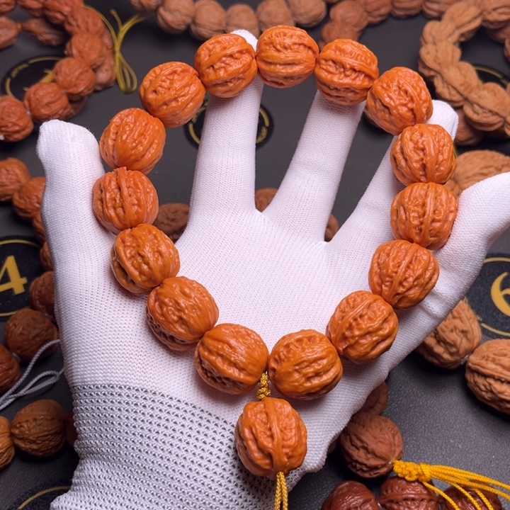 夏***)文玩核桃手串粗筋八棱