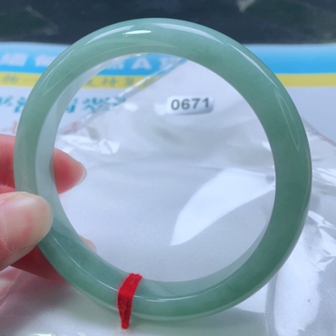 翡翠手镯未镶嵌0671号