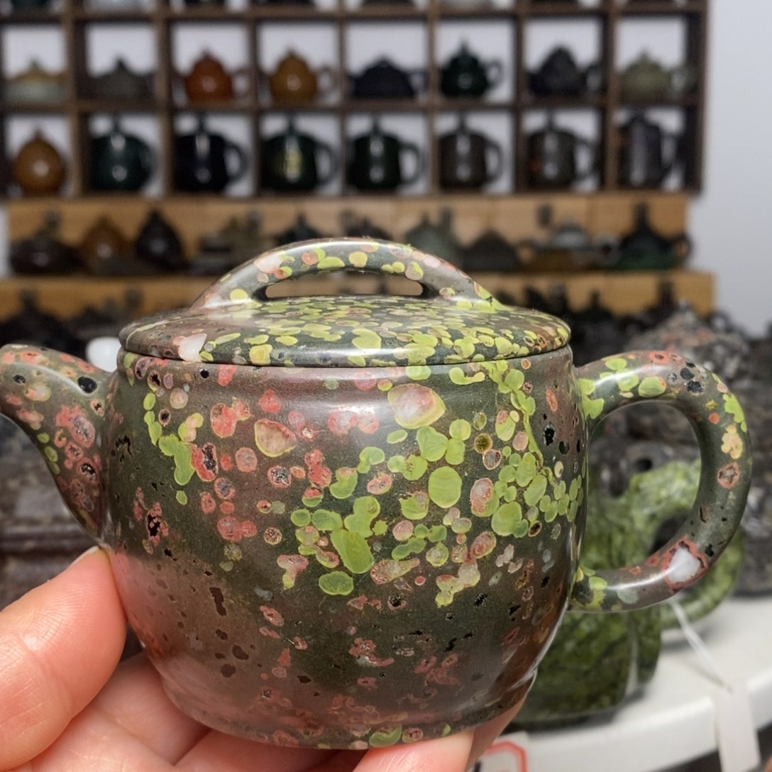 梅花玉高品绿底红梅汉瓦壶气孔