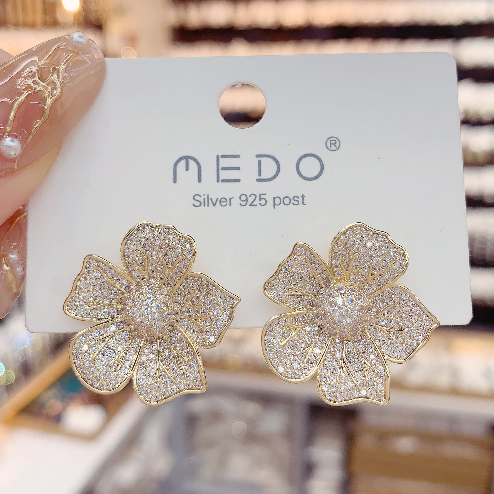 铜合金锆石耳饰 高级感满钻花朵耳钉2025年新款网红气质耳钉2