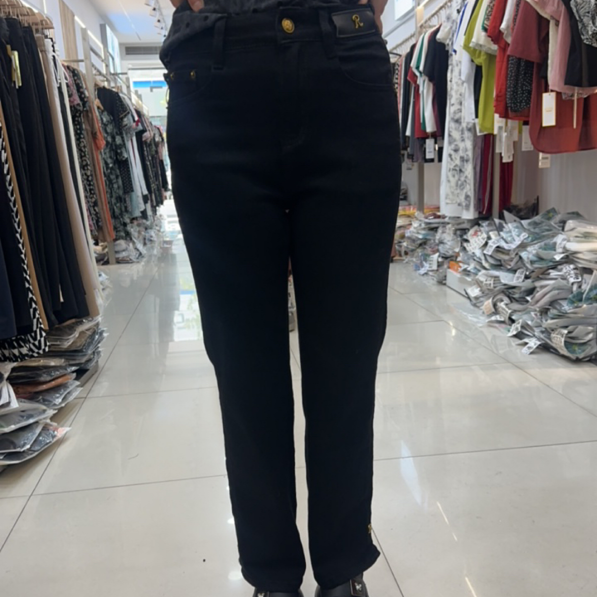 女士黑色高腰显瘦直筒九分烟管牛仔裤百搭休闲